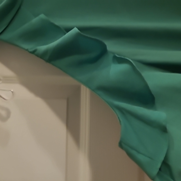 Open shoulder top - Picture 2 of 4